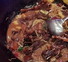 Stewed Goose in Iron Pot