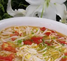 Tomato and Egg Noodles
