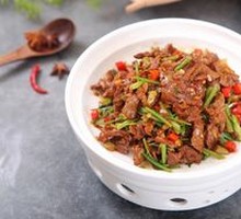 Stir-Fried Beef with Yellow Onion