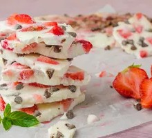 Strawberry Stir-Fried Yogurt