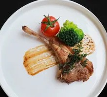 Thyme Pan-Seared Lamb Chops