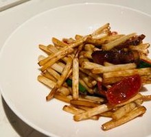 Preserved Meat Stir-fried Peanut Sprouts