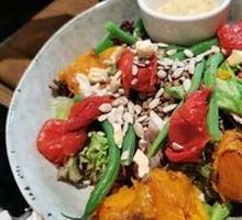 Woges Salad