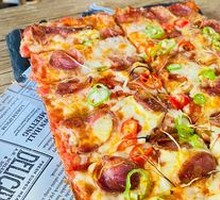 Zigong Spicy Sausage Thin Crust Pizza