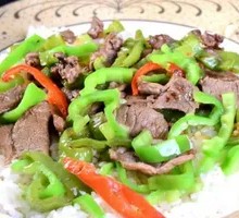青椒牛肉盖浇面