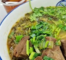 Sour Cabbage Braised Beef Noodles
