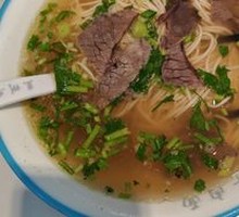 Sour Cabbage Beef Noodles