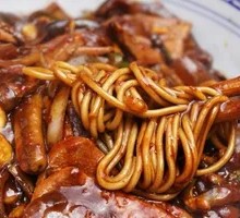 Stir-Fried Pork Liver Noodles with Sauce