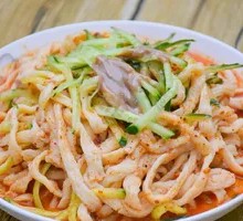 Beef tendon noodles