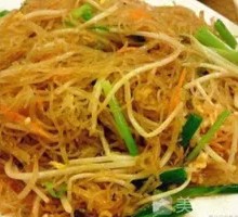 Fried Rice Noodles with Egg