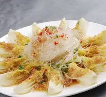 Steamed Baby Bok Choy with Garlic and Rice Noodles