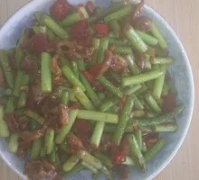 Stir-Fried Garlic Shoots with Chicken Gizzards