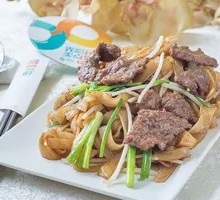 Braised Beef Fried Rice Noodles