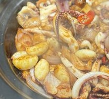 Stir-fried Squid in Clay Pot