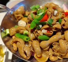 Stewed Pork Intestines in Dry Pot