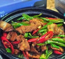 Spicy Pepper Stir-Fried Meat Baozi Rice