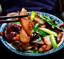 Stir-fried Pork Head with Garlic