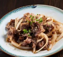 Stir-fried Beef with Onion Over Noodles