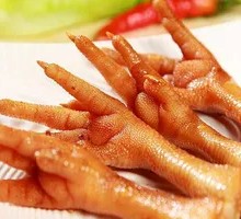 Spicy Braised Chicken Feet