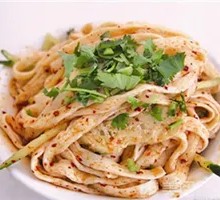Beef tendon noodles