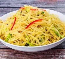 Sliced Potatoes with Green Pepper