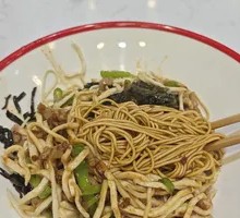 Stir-fried Noodles with Shredded Water Bamboo and Three Shreds