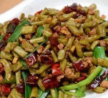 Sour Pickled Beans with Minced Pork