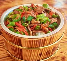 Stir-Fried Pork Liver in Wooden Bucket Rice