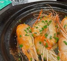 Butter-Baked Lobster in Clay Pot