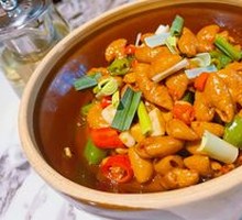 Stewed Pork Intestines in Dry Pot