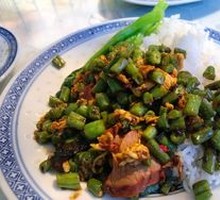 Pickled Vegetable and Seasonal Bean Braised Pork Fried Egg Rice