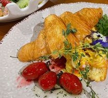 French Fries with Poached Egg