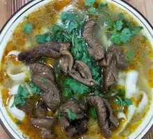 Sour Cabbage Braised Intestine Knife-Sliced Noodles