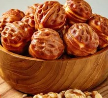 Korean-Flavored Walnut Cake