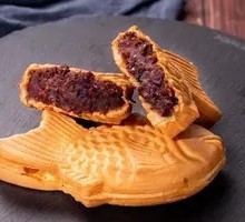 Red Bean Stuffed Sea Bream Croissant
