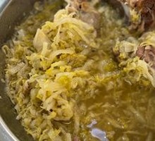 Braised Pork Bones with Sour Cabbage
