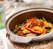 Three-Cup Pig Blood Cake with King Oyster Mushroom