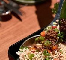 Fragrant Stir-Fried Beef with Rice Crackers