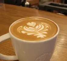 Italian Christmas Latte Star Iced Drink