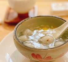 Sweet Rice Balls in Fermented Wine