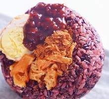 Tiger Skin Egg Lion's Head Rice Ball