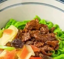 Sautéed Pork and Spinach Noodles