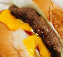 Classic Beef Cheeseburger