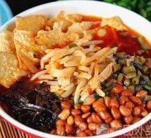 Stir-Fried Snail Noodles