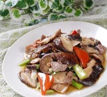蘑菇炒牛肉