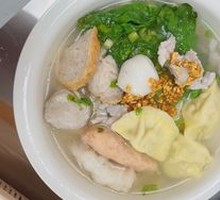 Banan Noodles with Dumplings in Soup