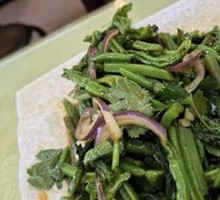 Cold-Pressed Wild Greens Salad