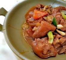 Braised Pig Trotter with Chestnuts