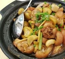 Braised Pig Tail with Chestnuts