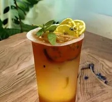 Ice-Shaken Passion Fruit Lemon Tea